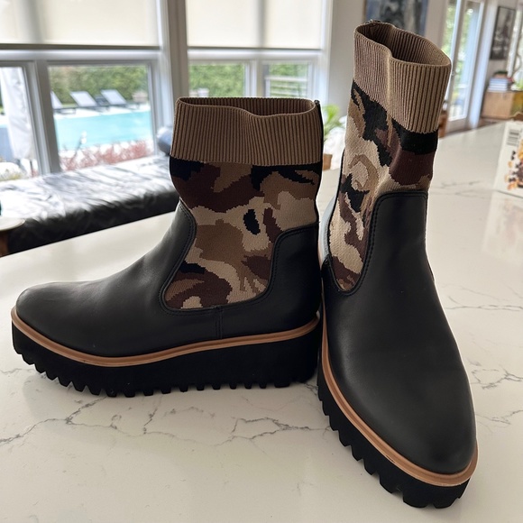 ALL BLACK🖤Camo 2" Flatform Sock Boot COOL military chic 9.5 BoHo Grunge GI Jane - Picture 7 of 12